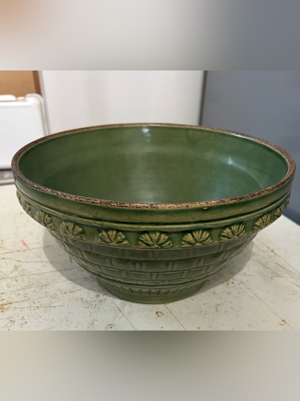 Vintage Robinson Ransbottom Green Basketweave and Fan Mixing Bowl - sz 11